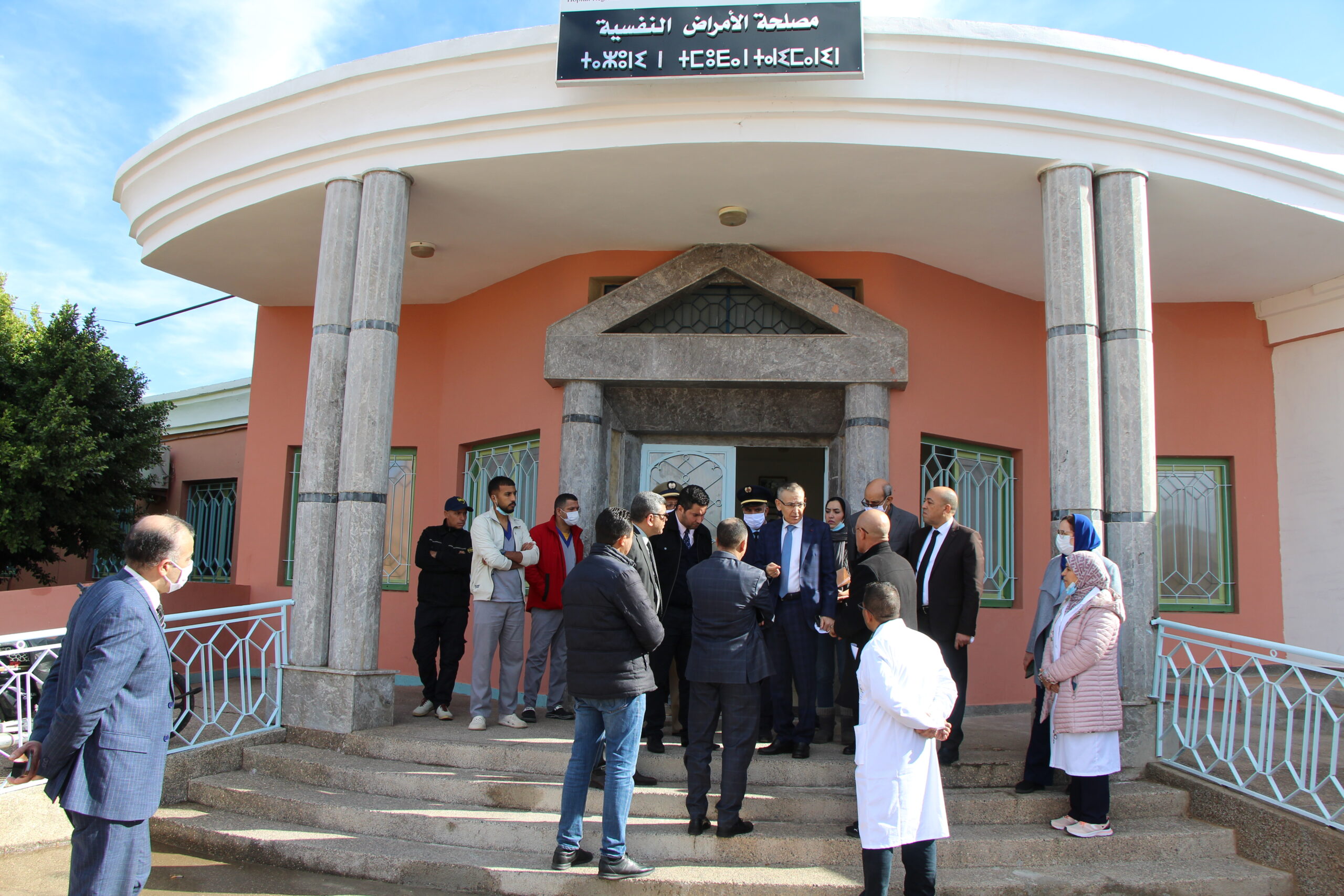 بني ملال .. والي الجهة يقوم بزيارة تفقدية للمركز الاستشفائي الجهوي - likpress - ليك بريس